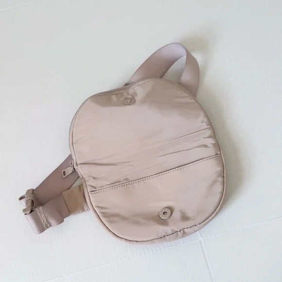 Steve Madden Belt Bag - Picture 2 of 7